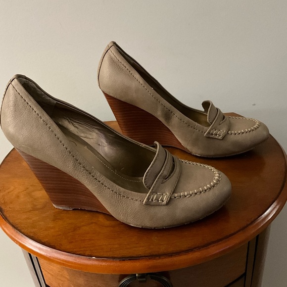 BCBG Wedge Shoe - Picture 2 of 4